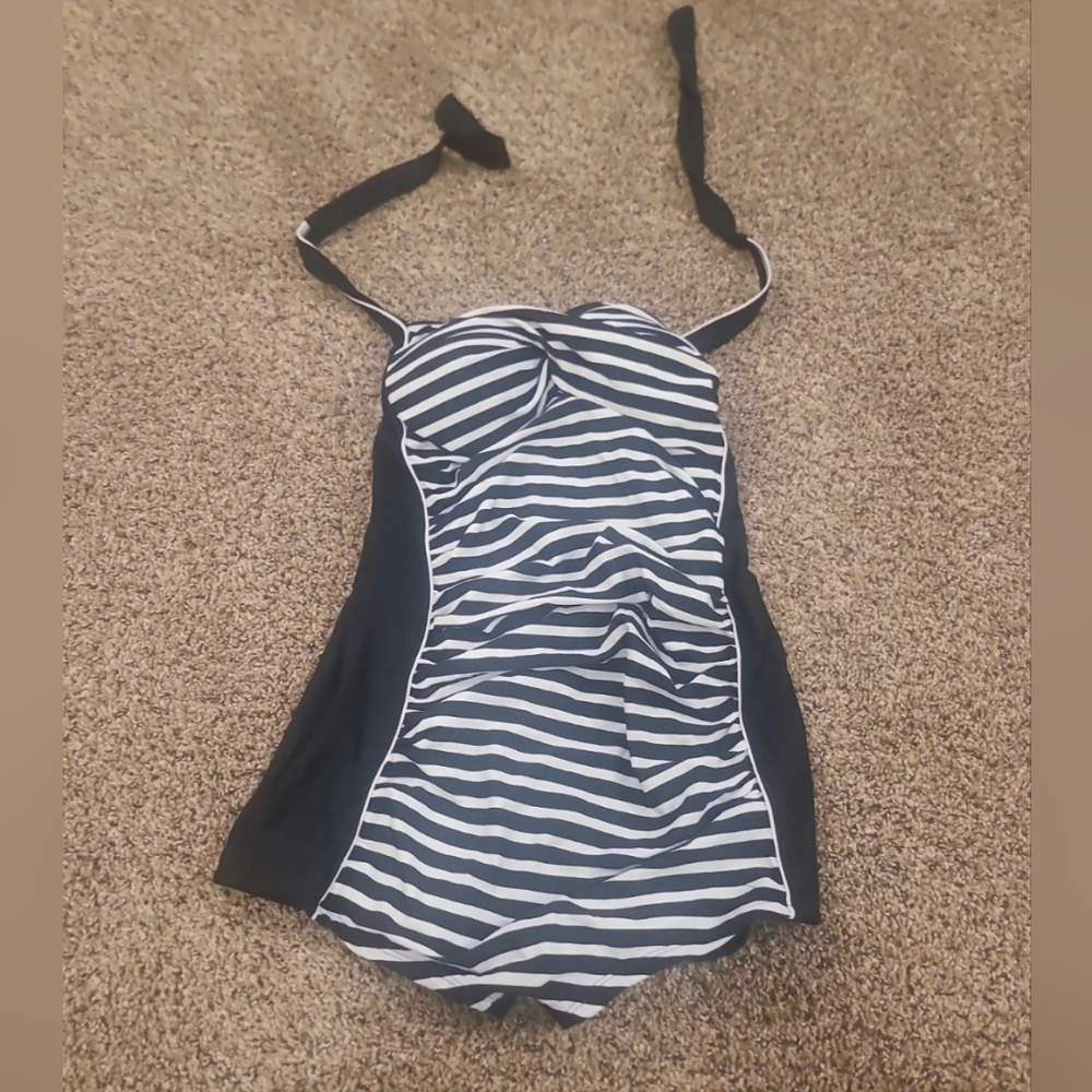 Swim suit - Picture 1 of 2